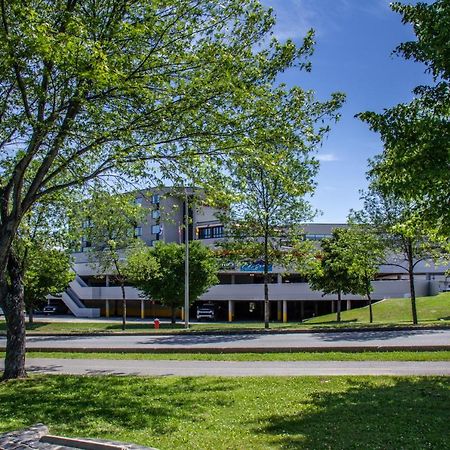 Hotel Universel Алма Екстериор снимка