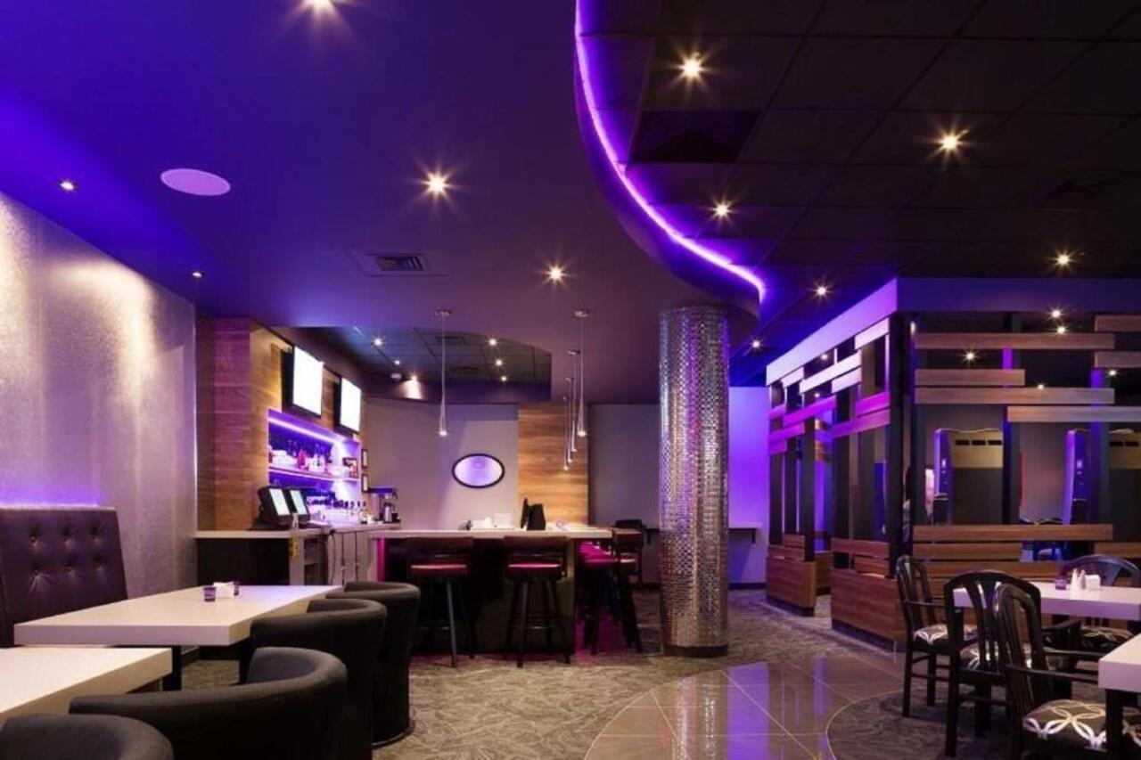Hotel Universel Алма Екстериор снимка