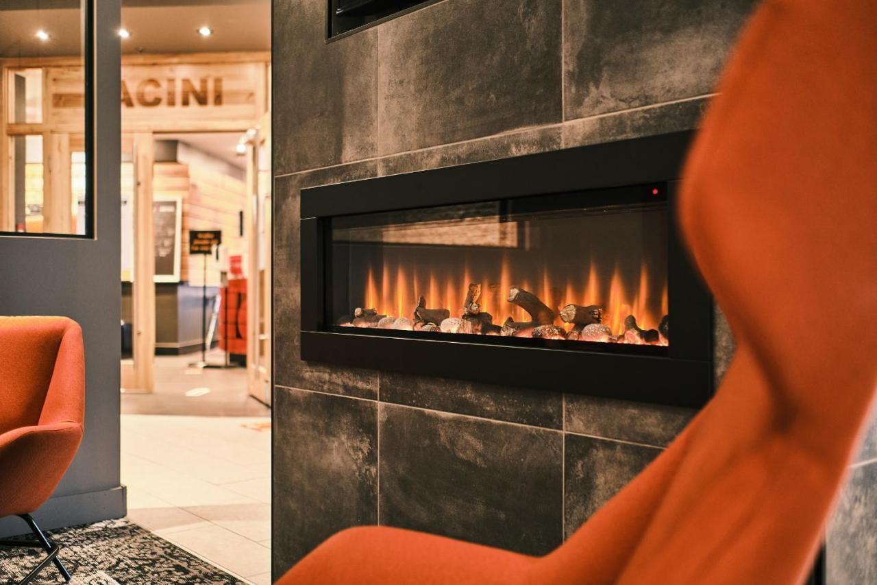 Hotel Universel Алма Екстериор снимка