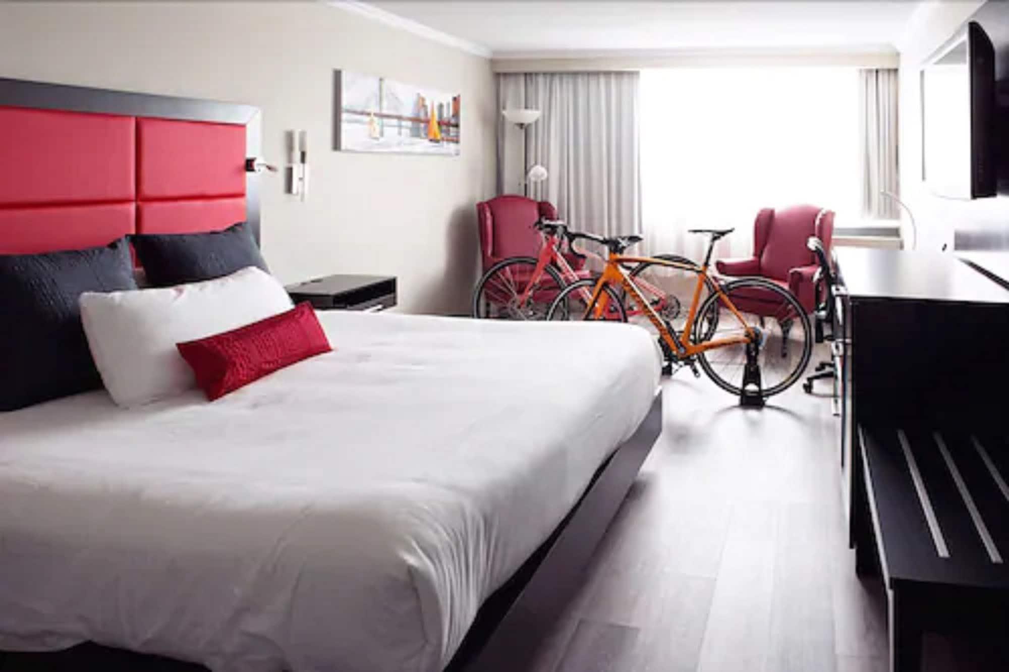 Hotel Universel Алма Екстериор снимка