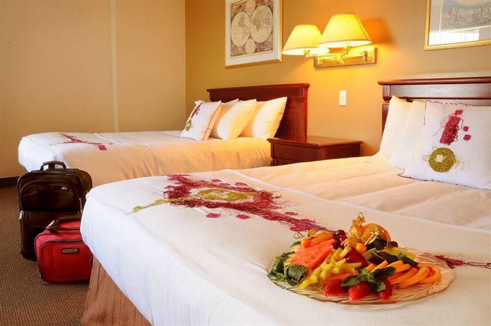 Hotel Universel Алма Екстериор снимка