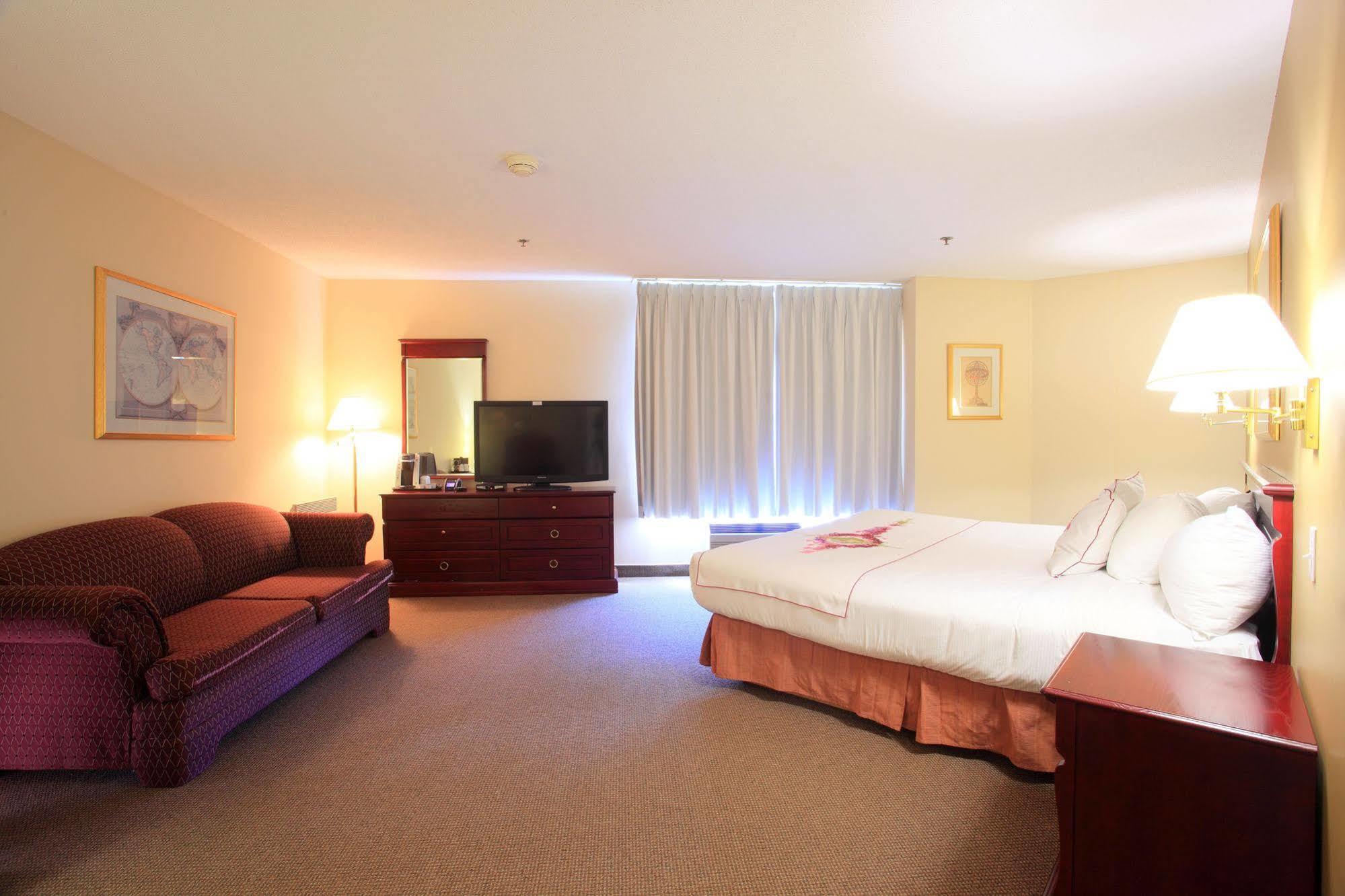 Hotel Universel Алма Екстериор снимка